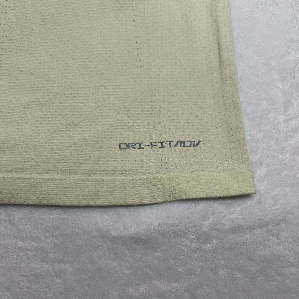 Nike Women's Crewneck Dri Fit Slim Seamless Top Size M Gym Workout Exercise - Picture 5 of 7